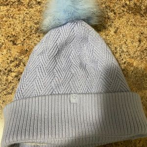 Lululemon toque - like new - maybe worn 3 times - blue/light purple colour